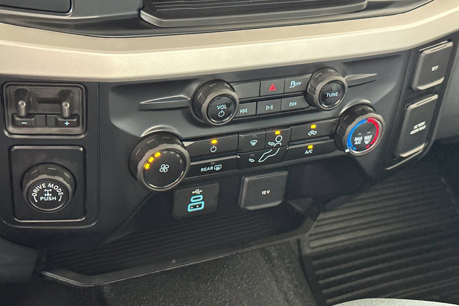New 2026 Ford F350 XLT RWD image 19