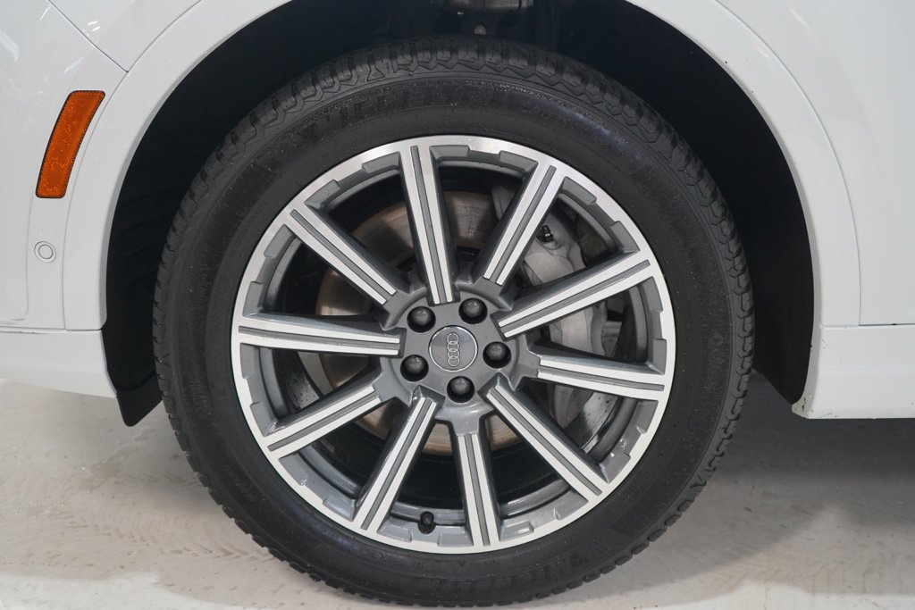 Used 2019 Audi Q7 3.0T Premium Plus w/ Premium Plus Package AWD/4WD image 11