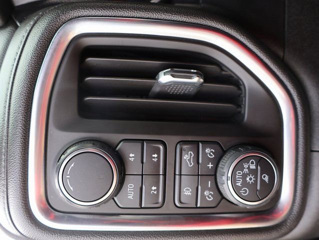 Used 2019 Chevrolet Silverado 1500 High Country w/ High Country Premium Package AWD/4WD image 49