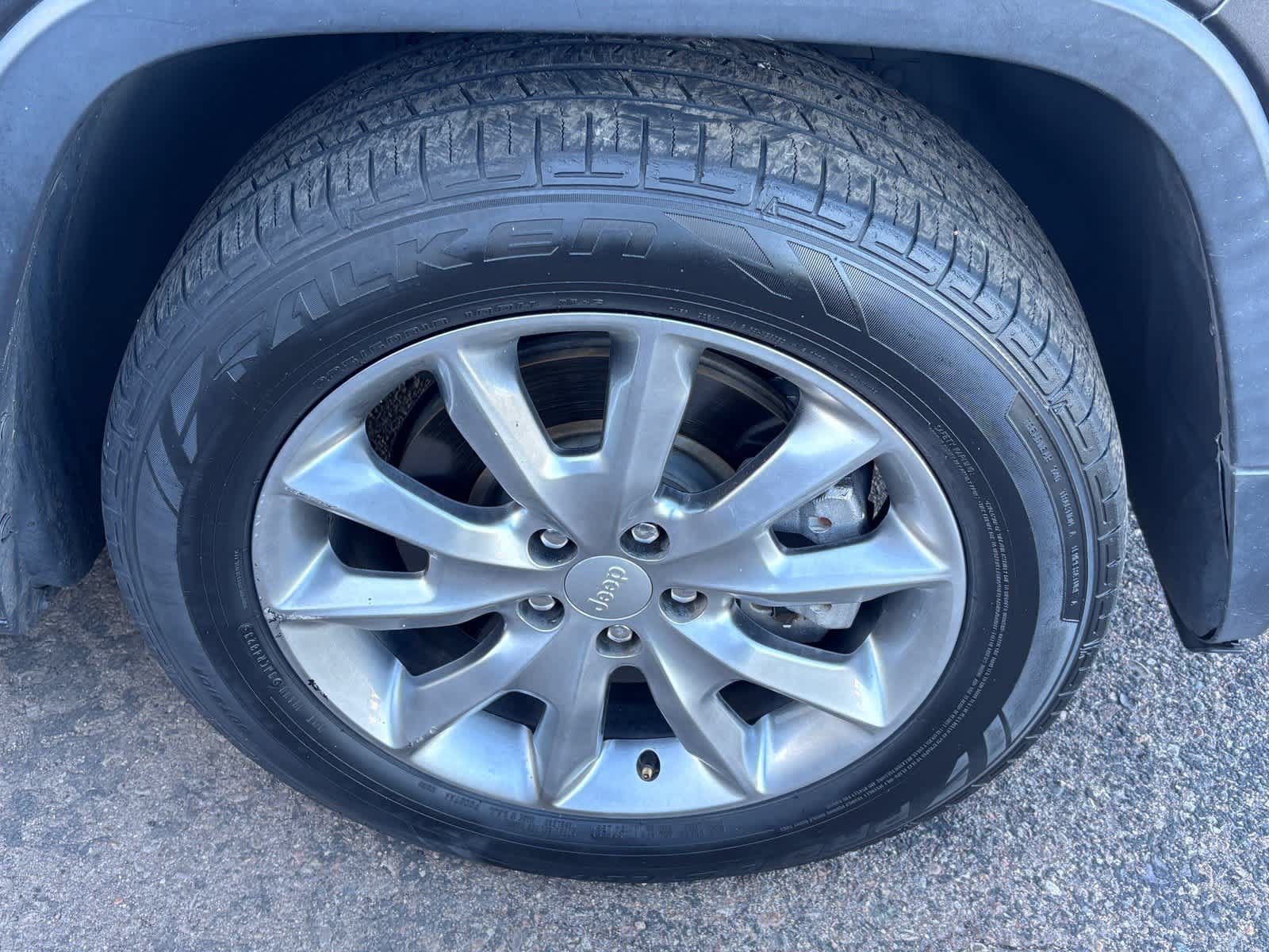 Used 2017 Jeep Cherokee Limited FWD image 8