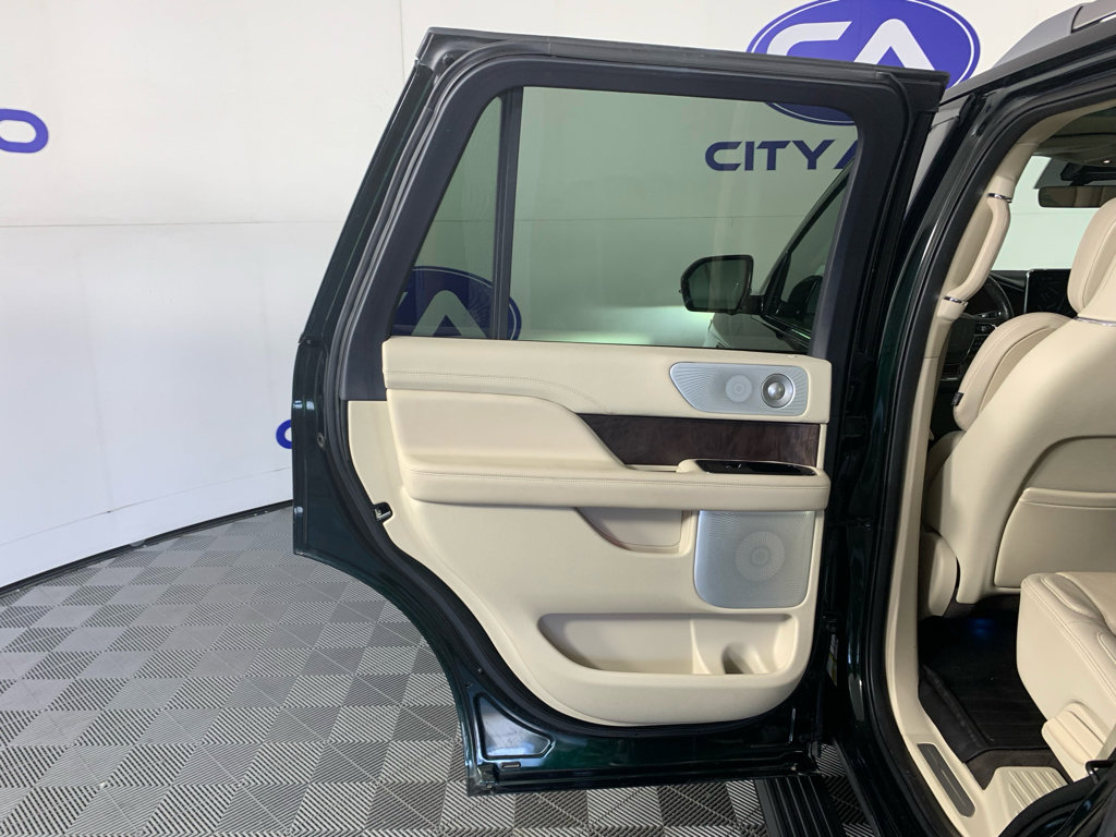 Used 2021 Lincoln Navigator Reserve w/ Luxury Package image 31