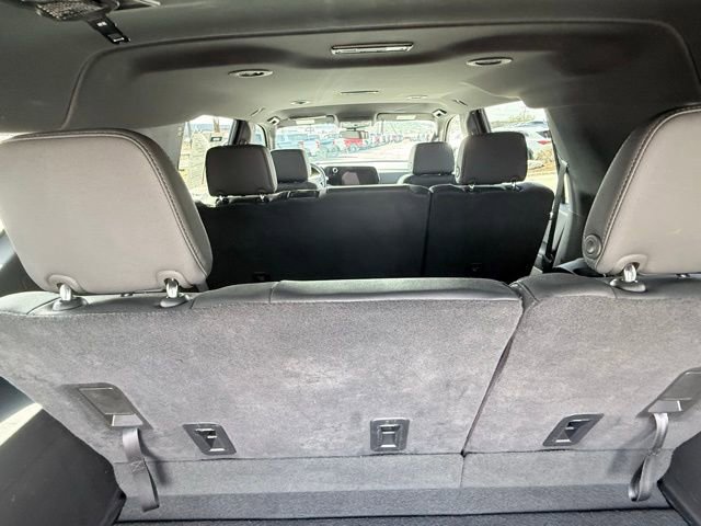 Certified 2025 Chevrolet Suburban Z71 image 16