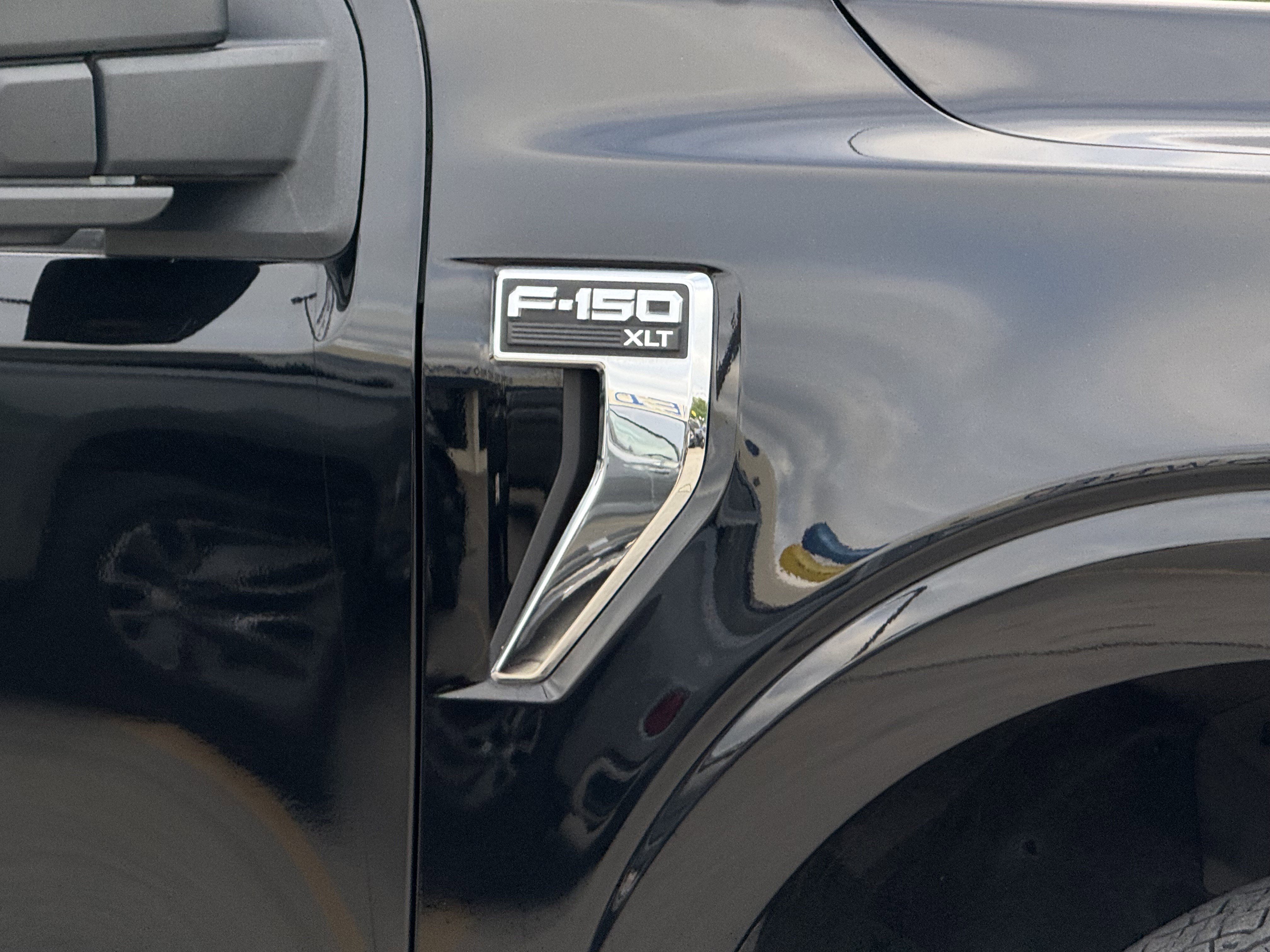 Used 2021 Ford F150 XLT w/ Equipment Group 302A High image 4