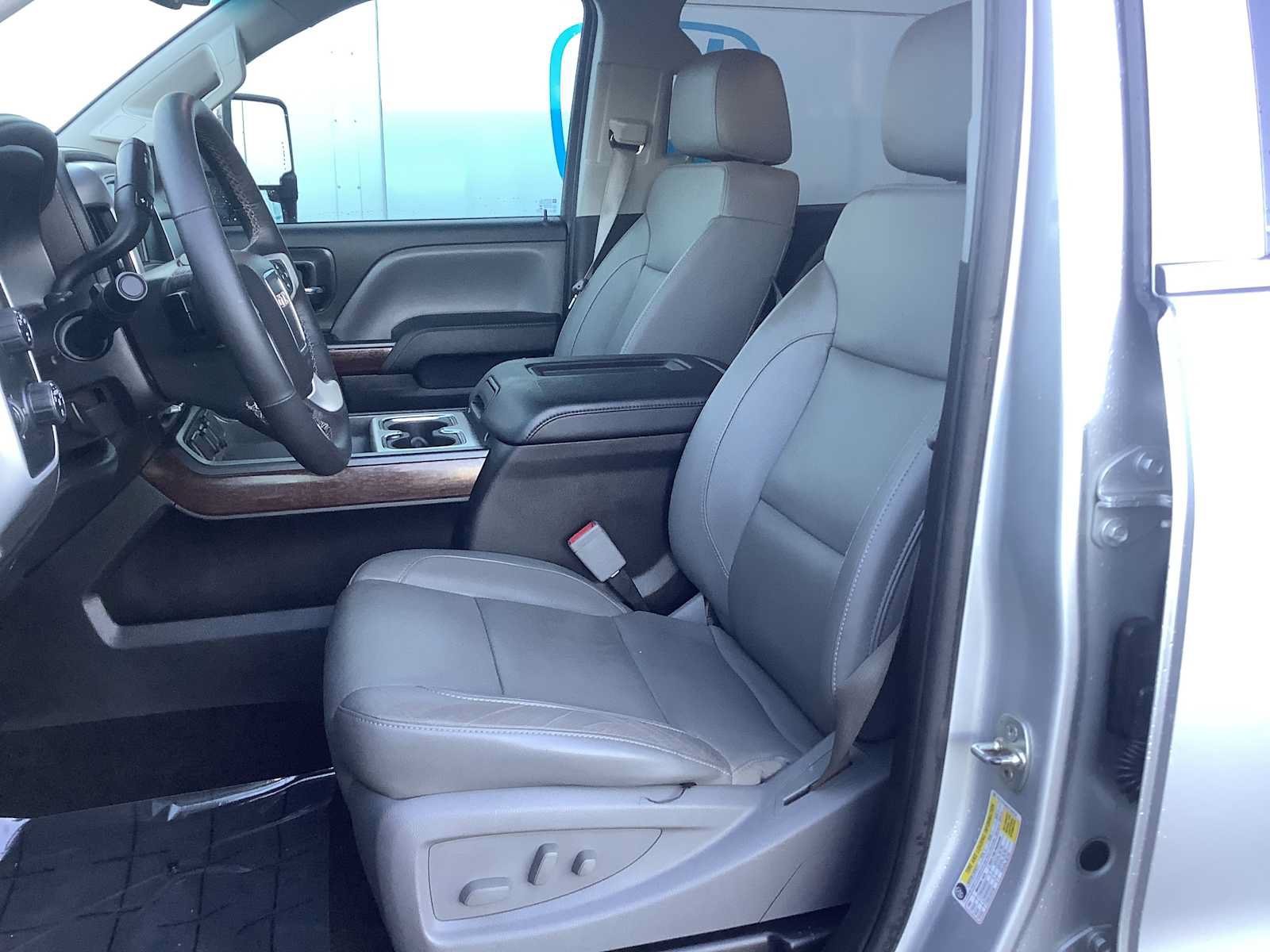 Used 2016 GMC Sierra 2500 SLT w/ Duramax Plus Package AWD/4WD image 11