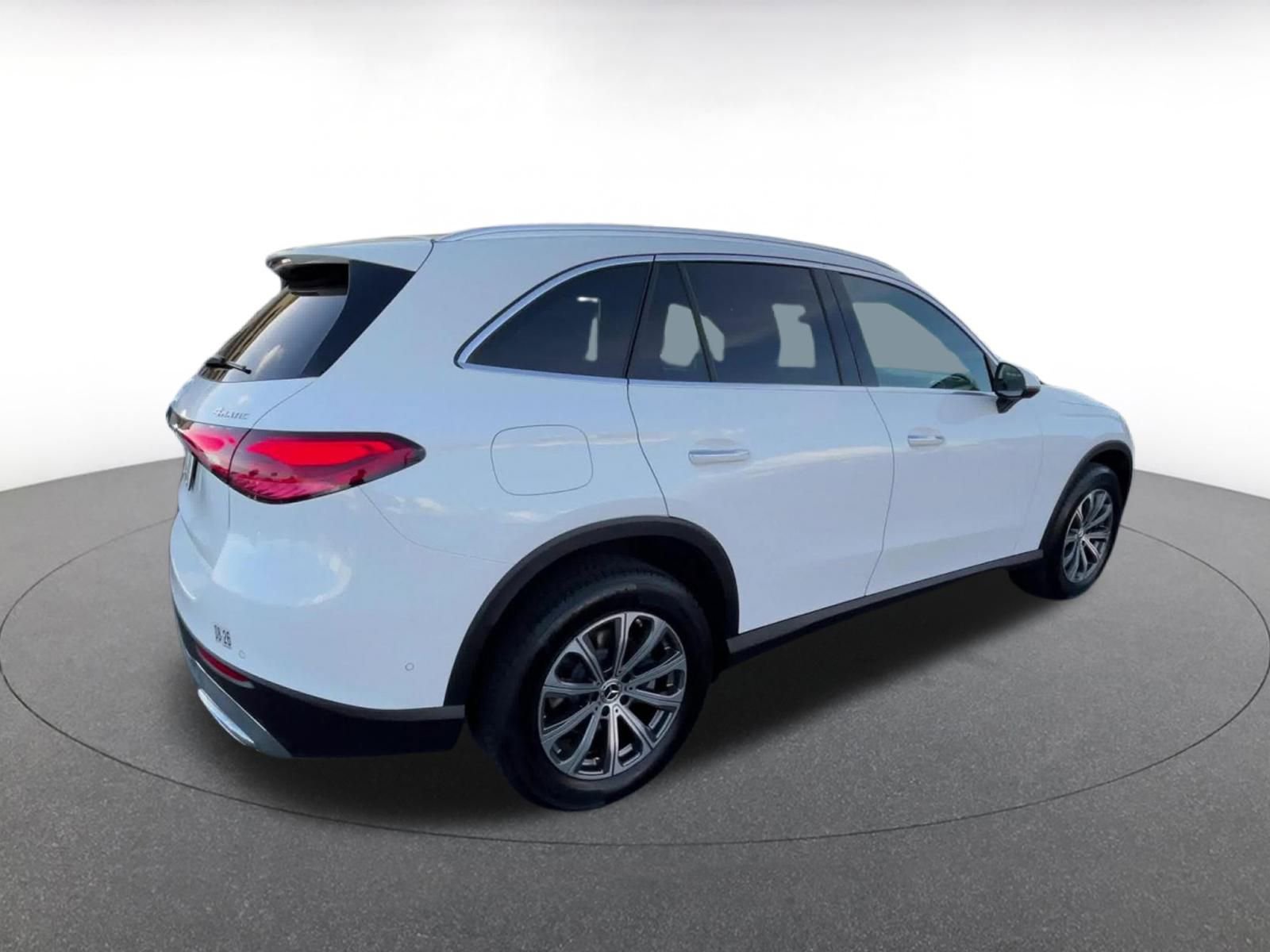 Used 2024 Mercedes-Benz GLC 300 4MATIC image 14