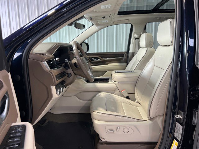 Used 2022 GMC Yukon Denali w/ Denali Premium Package image 8