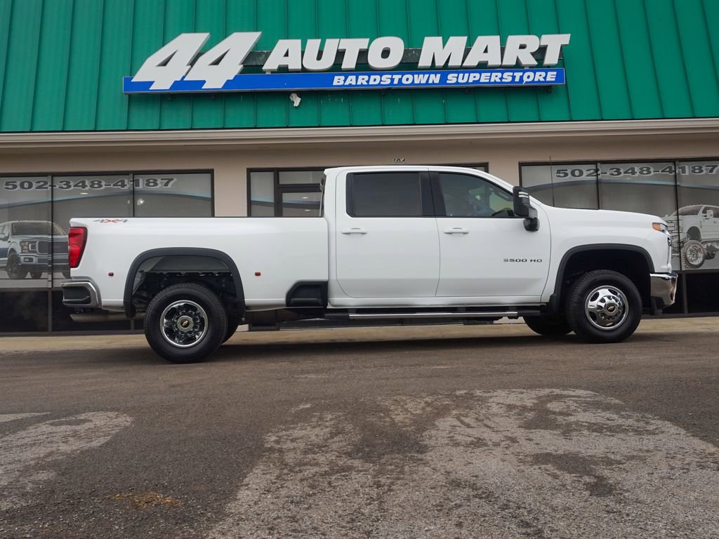 Used 2022 Chevrolet Silverado 3500 LT w/ Convenience Package image 2