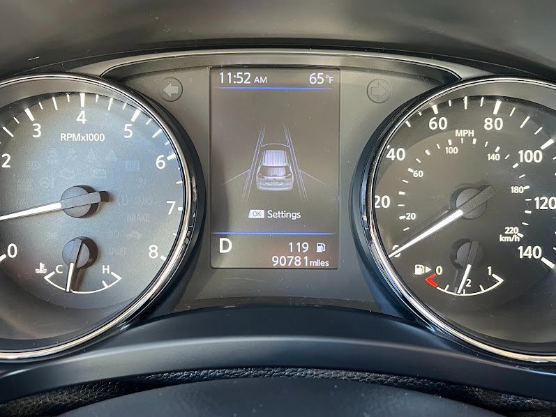 Used 2020 Nissan Rogue SV image 11