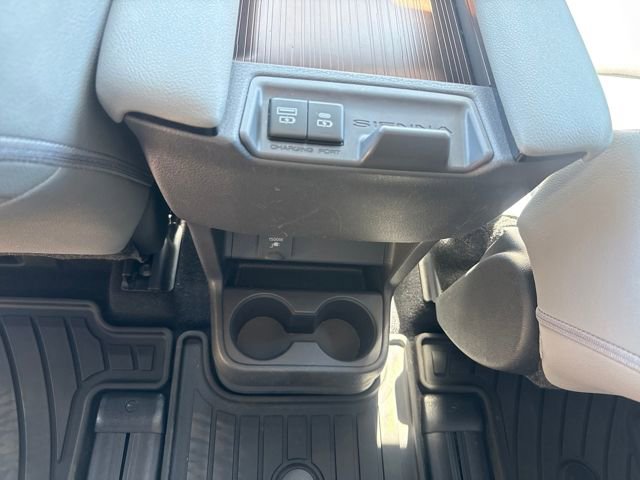 Used 2022 Toyota Sienna XLE w/ XLE Plus Package image 22