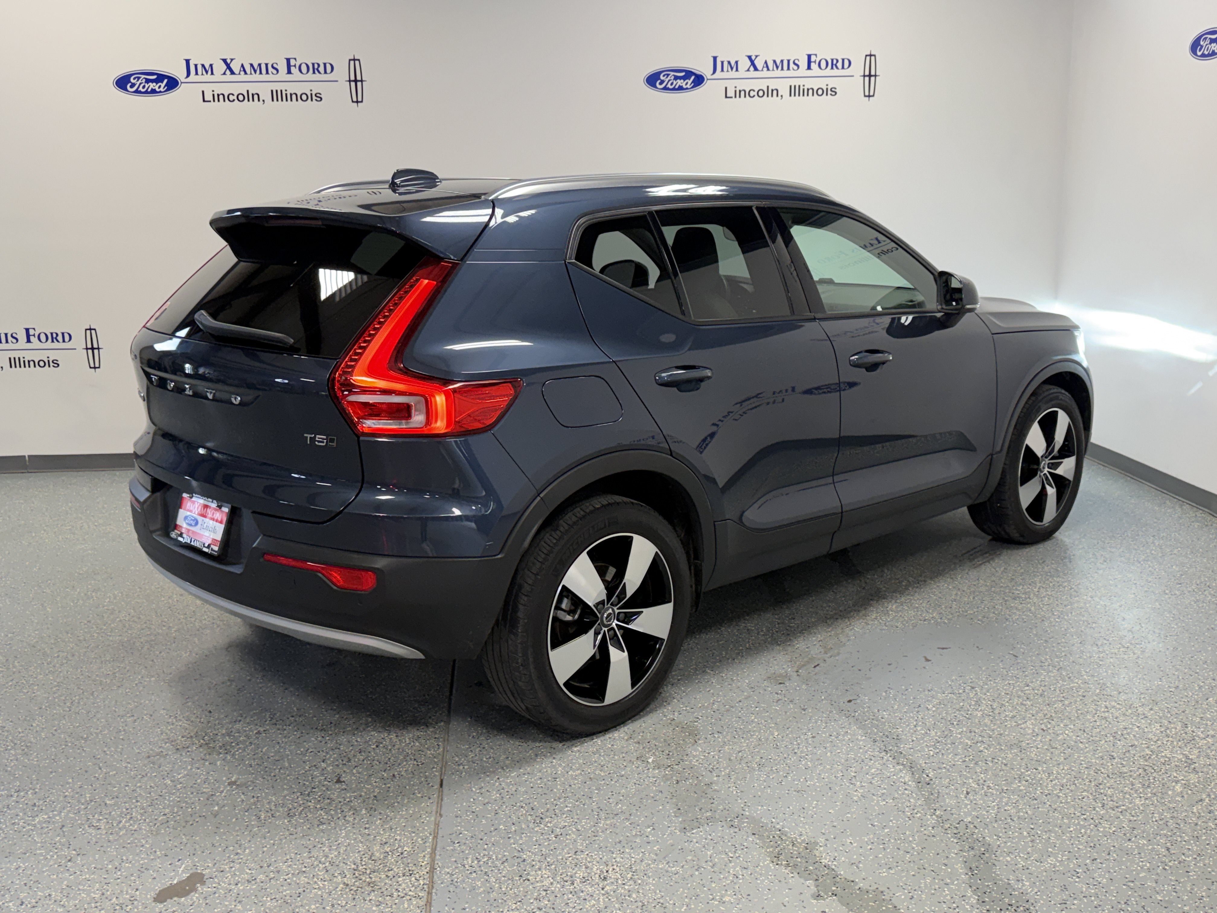 Used 2021 Volvo XC40 T5 Momentum w/ Premium Package AWD/4WD image 34