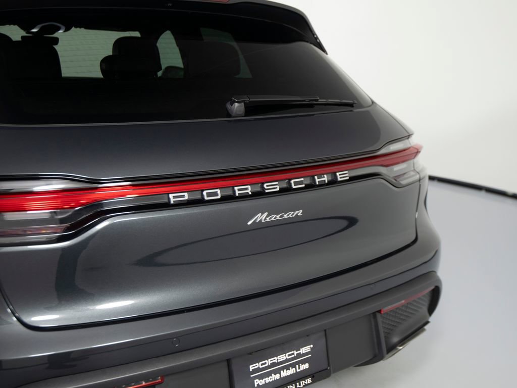 Certified 2025 Porsche Macan image 38