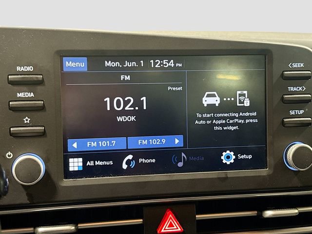 Used 2021 Hyundai Elantra SE w/ Preferred Accessory Package FWD image 16