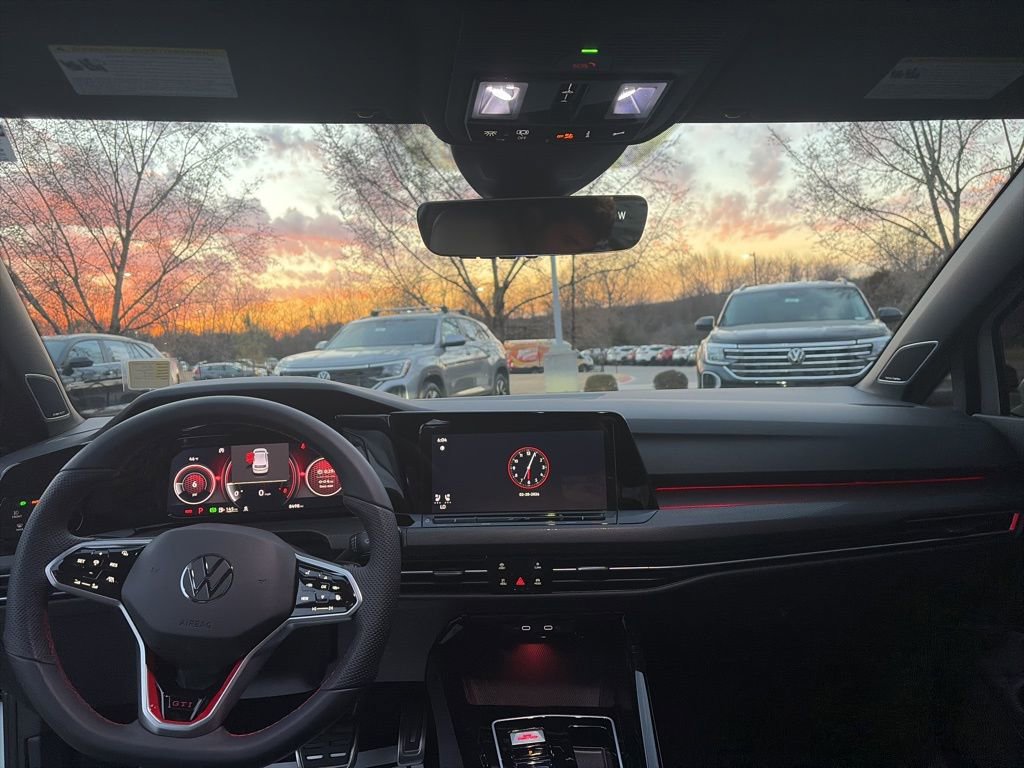 Used 2024 Volkswagen GTI SE FWD image 25