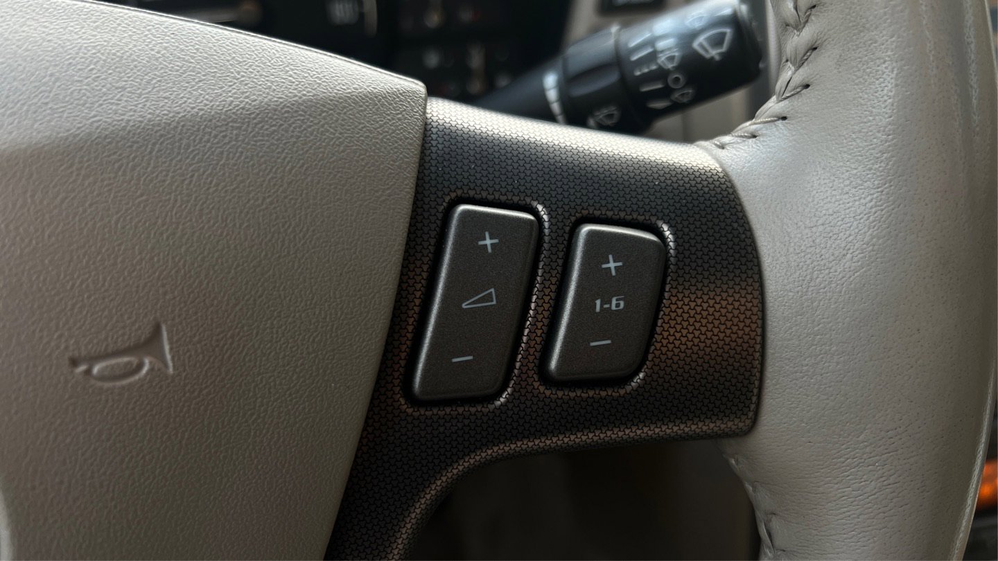 Used 2005 Cadillac XLR RWD image 27