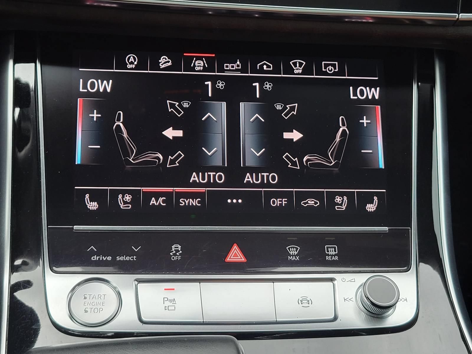 Used 2019 Audi Q8 Prestige w/ Adaptive Chassis Package AWD/4WD image 26