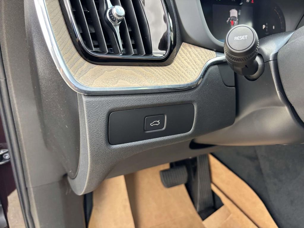 New 2026 Volvo XC60 B5 Plus w/ Protection Package Premier image 14