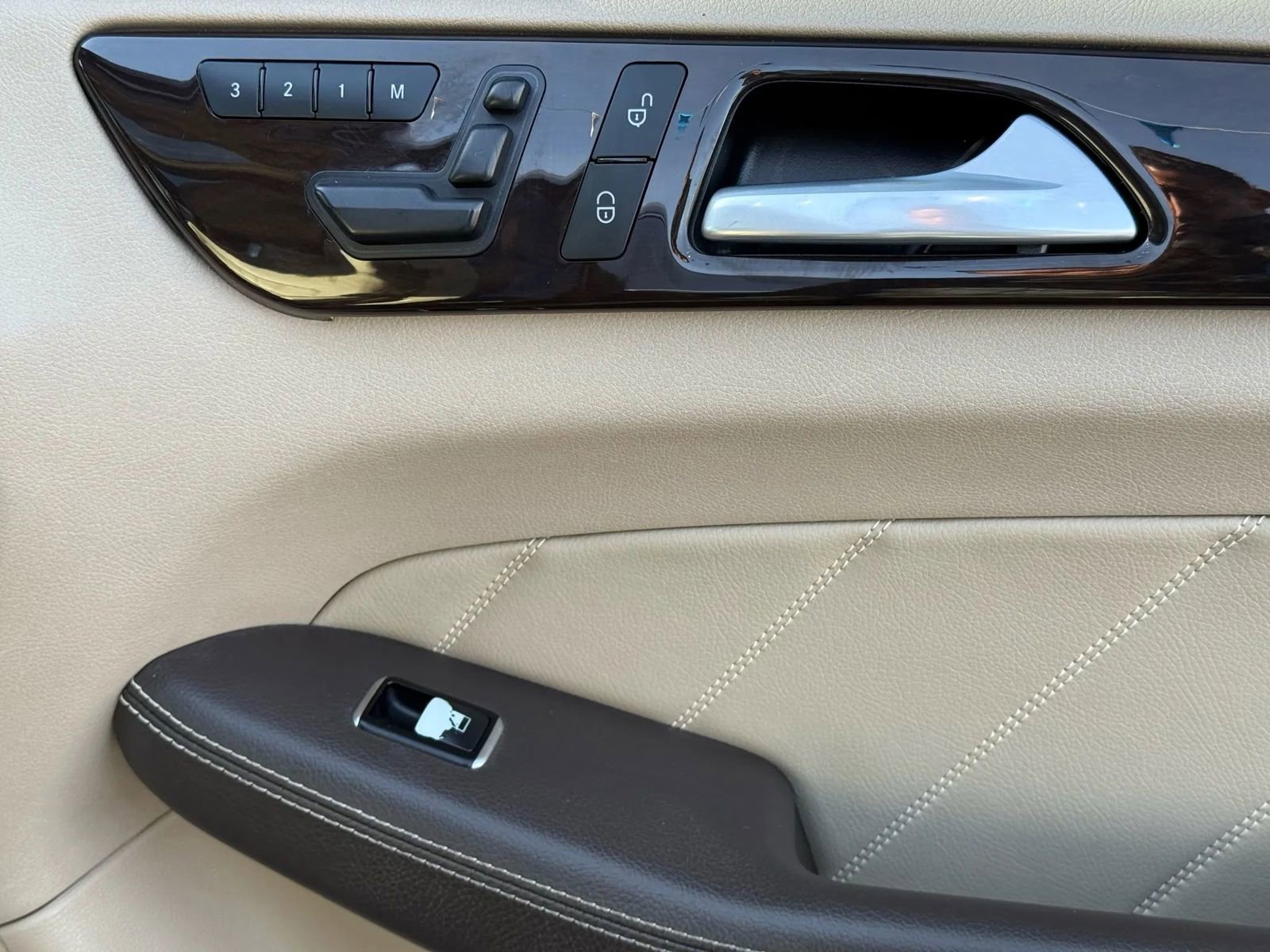 Used 2015 Mercedes-Benz GL 450 4MATIC image 48