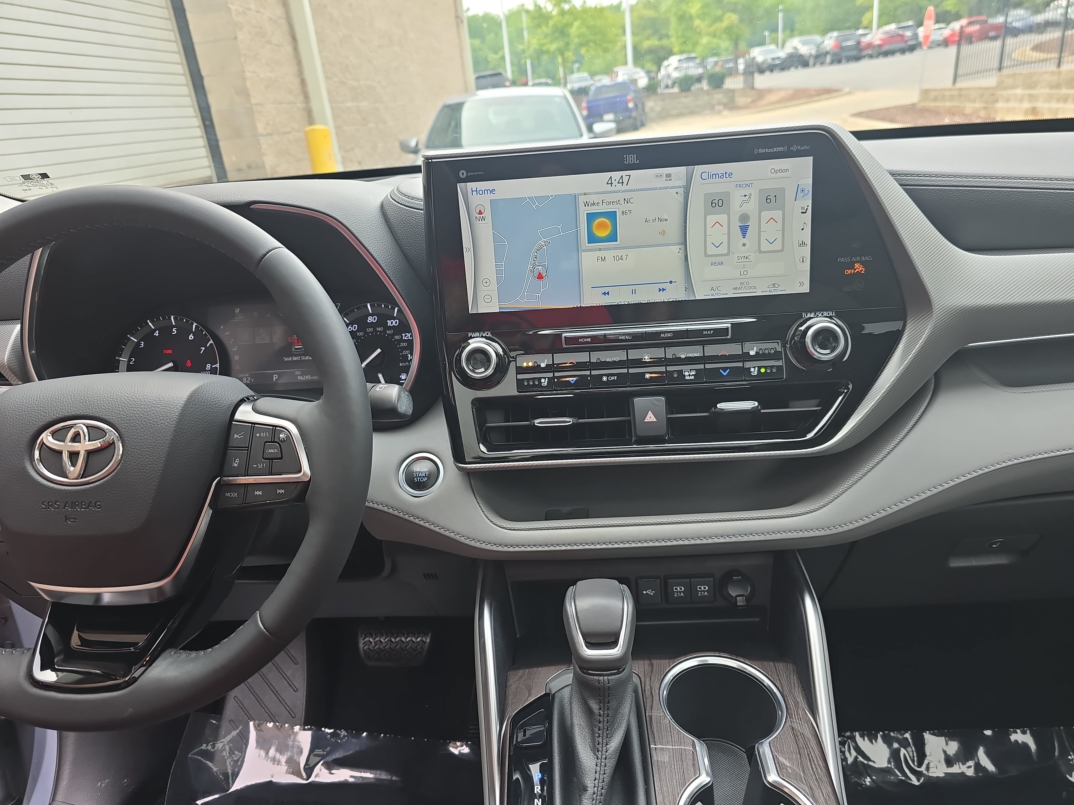 Used 2020 Toyota Highlander Platinum AWD/4WD image 19