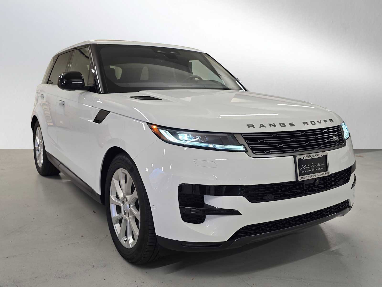 Used 2025 Land Rover Range Rover Sport image 7