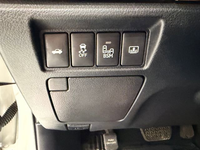 Used 2014 Toyota Avalon Limited FWD image 37