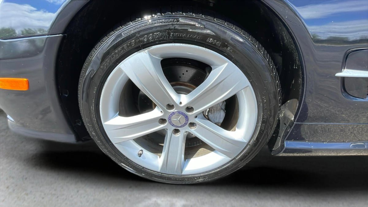 Used 2009 Mercedes-Benz SL 550 w/ Premium I Pkg image 39