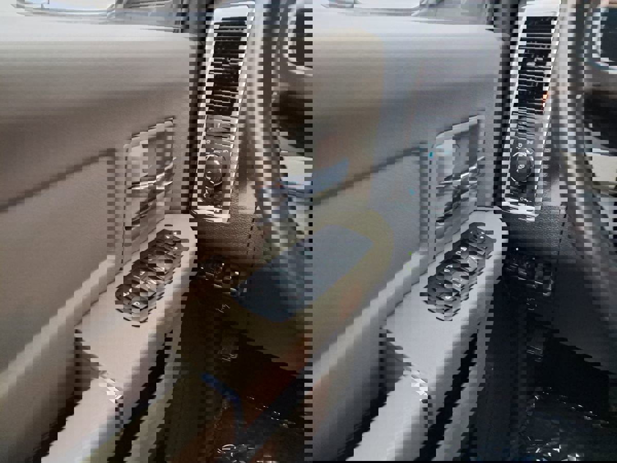 Used 2011 RAM 3500 4x4 Crew Cab image 8