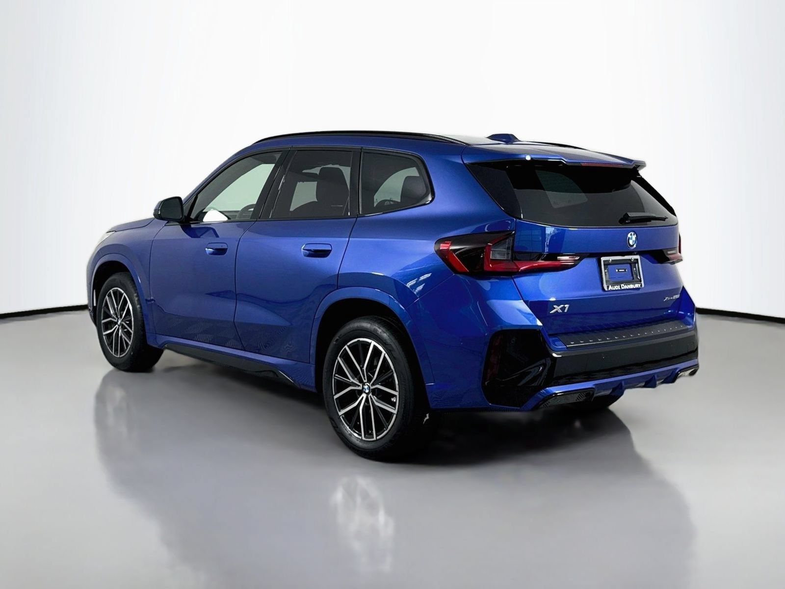 Used 2026 BMW X1 xDrive28i AWD/4WD image 3