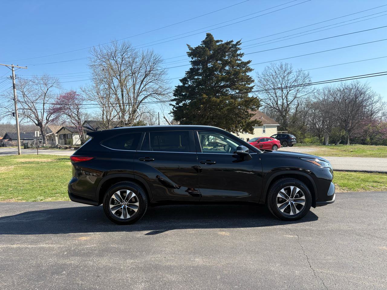 Used 2023 Toyota Highlander XLE FWD image 6