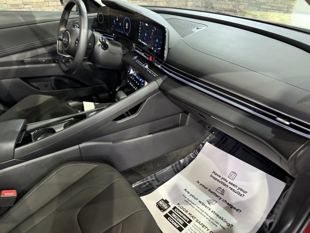 New 2025 Hyundai Elantra SEL image 30