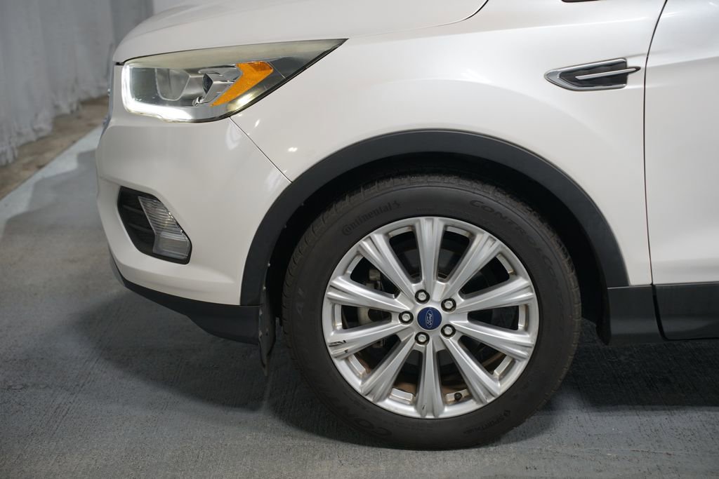 Used 2017 Ford Escape Titanium image 5
