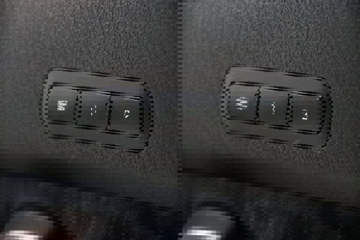 Used 2014 Kia Sorento SX w/ 3rd Row Package image 47