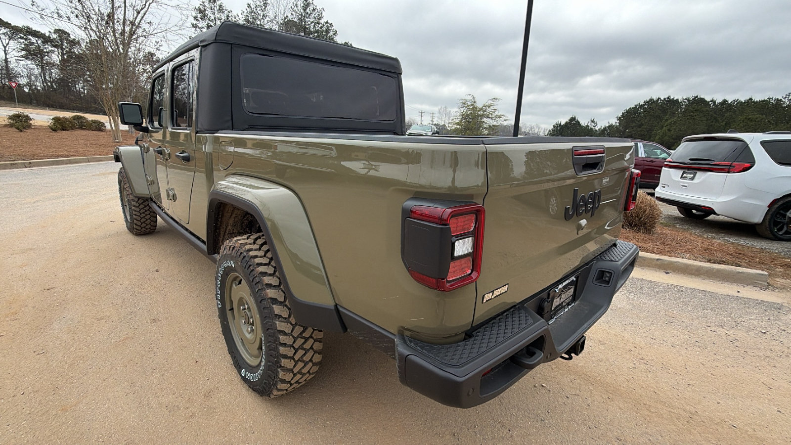 New 2026 Jeep Gladiator Willys AWD/4WD image 10