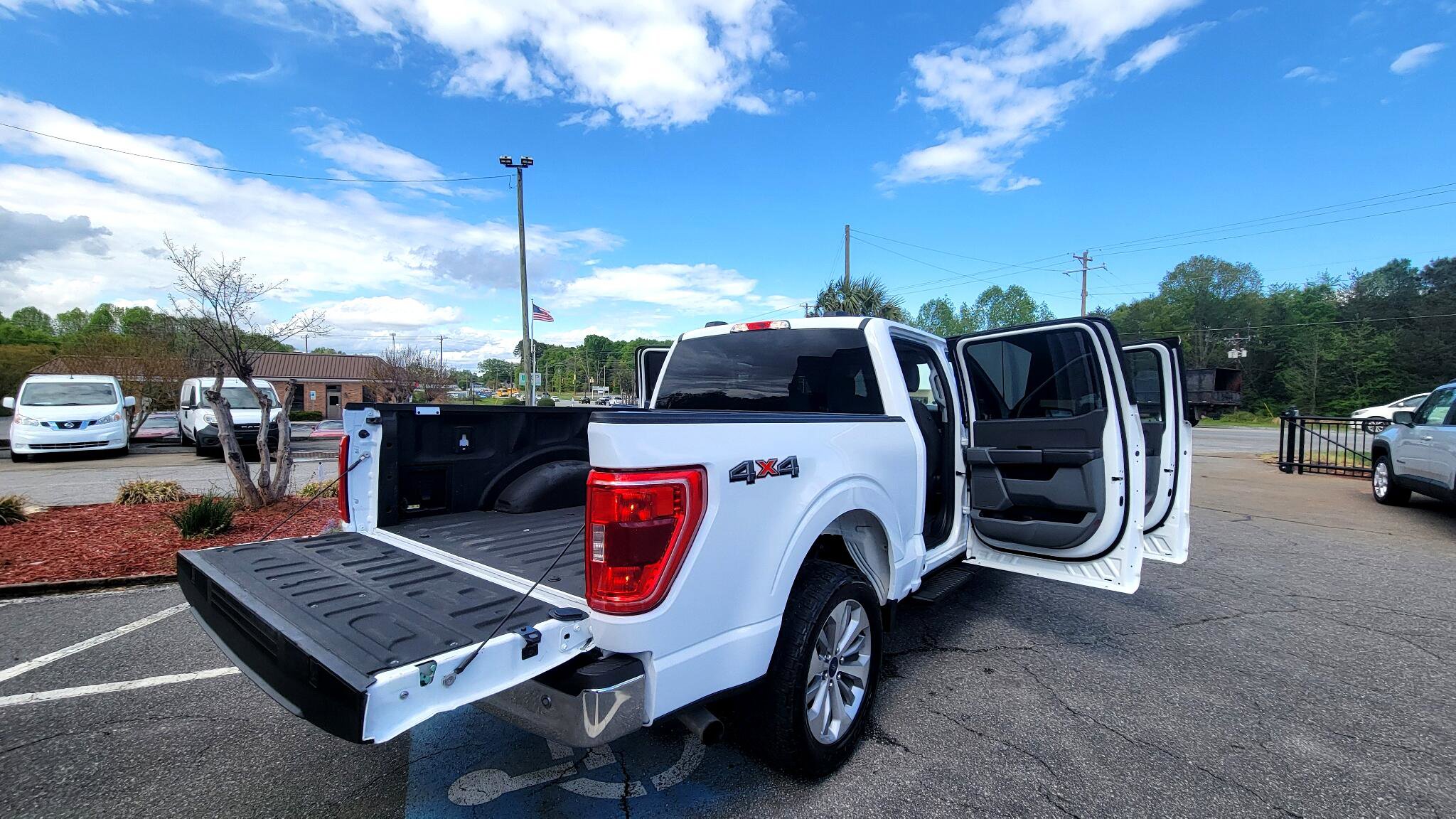 Used 2022 Ford F150 XLT w/ Trailer Tow Package image 23