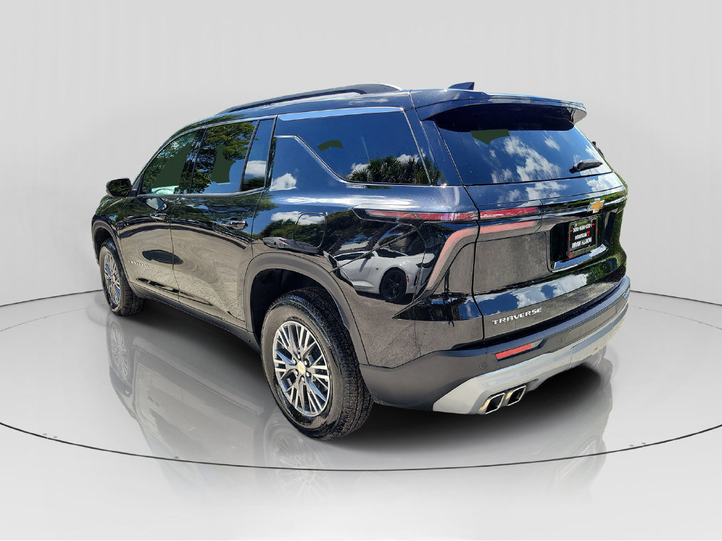 Used 2025 Chevrolet Traverse LT FWD image 5