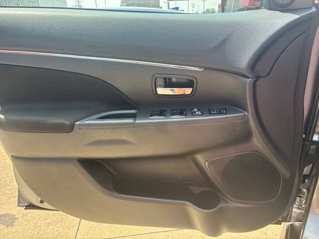 Used 2025 Mitsubishi Outlander Sport ES AWD/4WD image 19