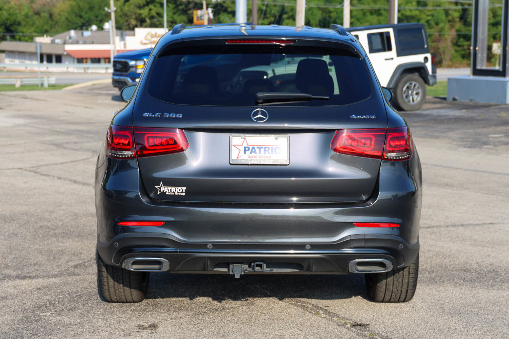 Used 2022 Mercedes-Benz GLC 300 4MATIC image 4