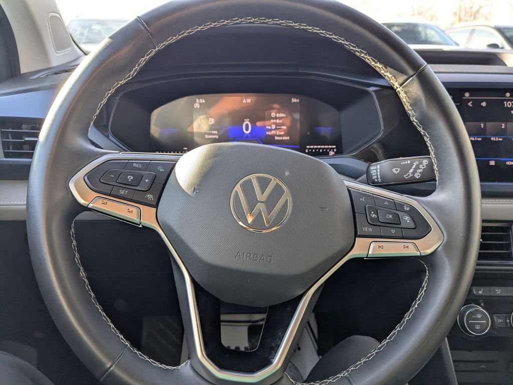 Used 2024 Volkswagen Taos SE image 46
