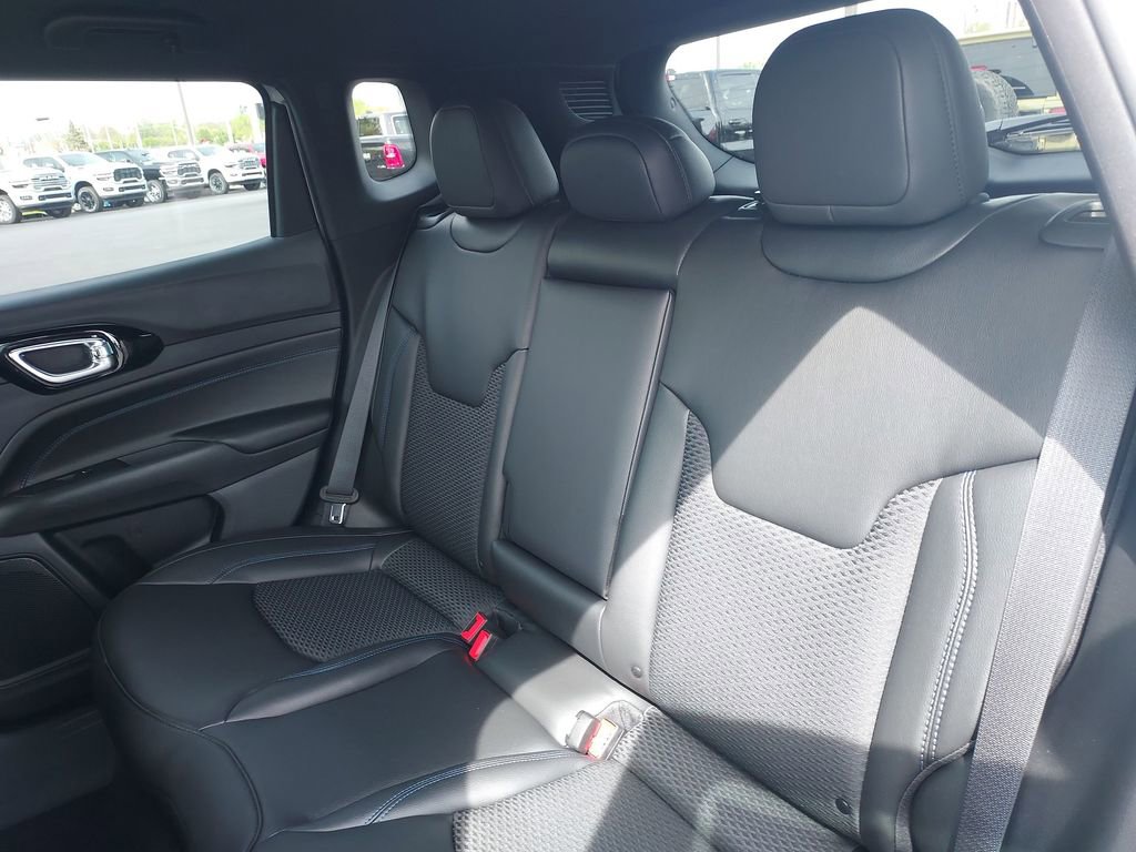 New 2026 Jeep Compass Latitude AWD/4WD image 25