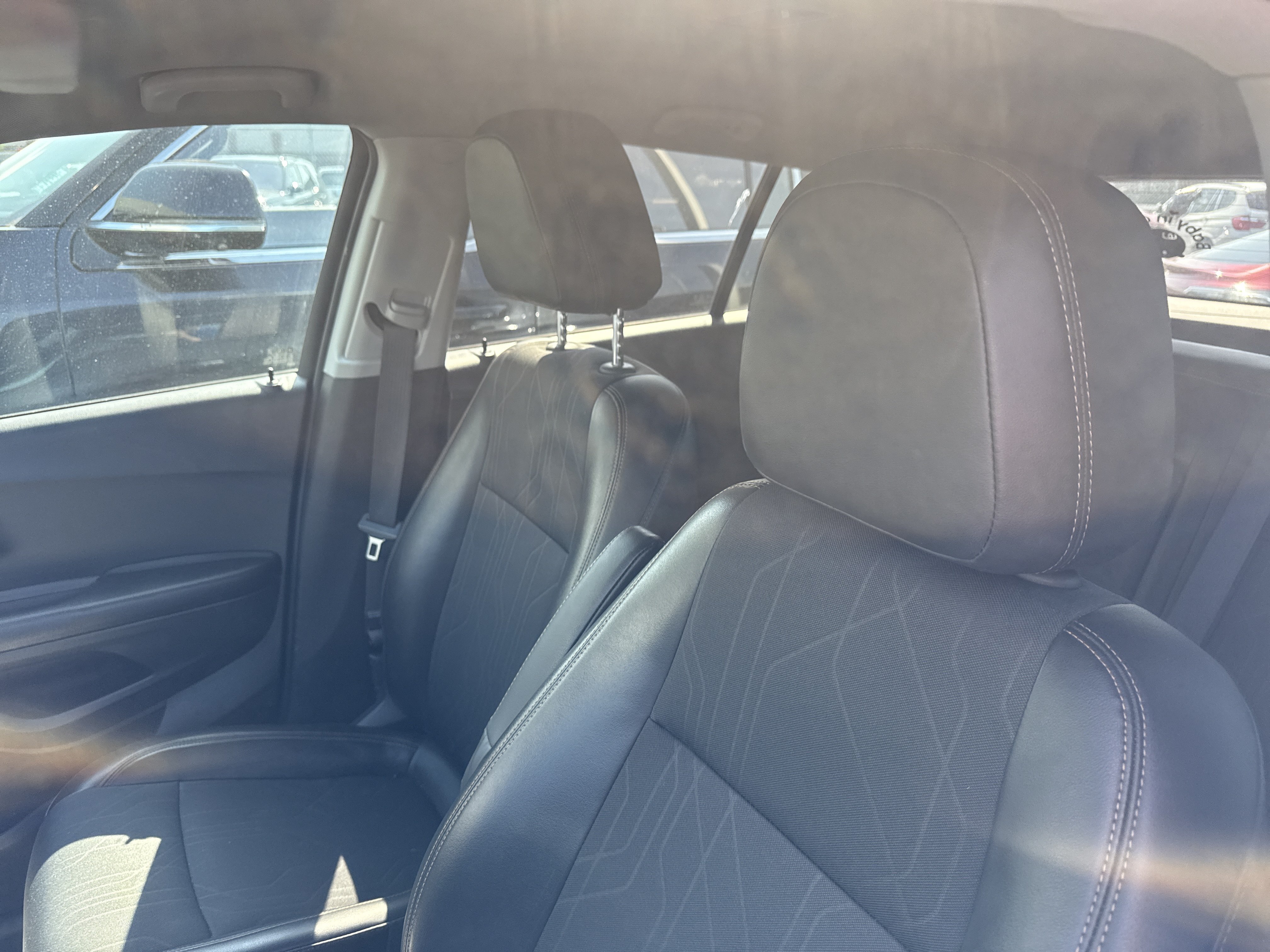Used 2021 Chevrolet Trax LT w/ LT Convenience Package AWD/4WD image 7