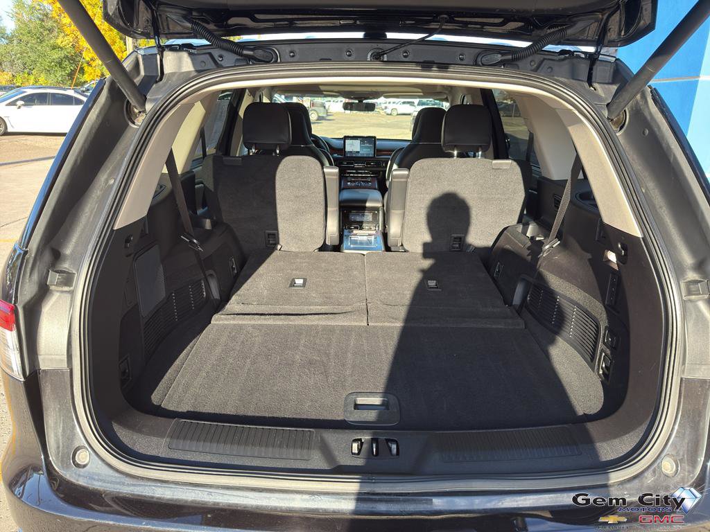 Used 2022 Lincoln Aviator Reserve w/ Equipment Group 201A image 8