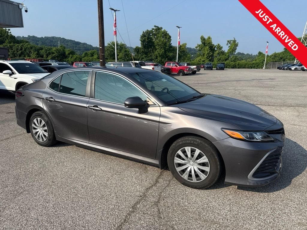 Used 2022 Toyota Camry LE FWD video 1