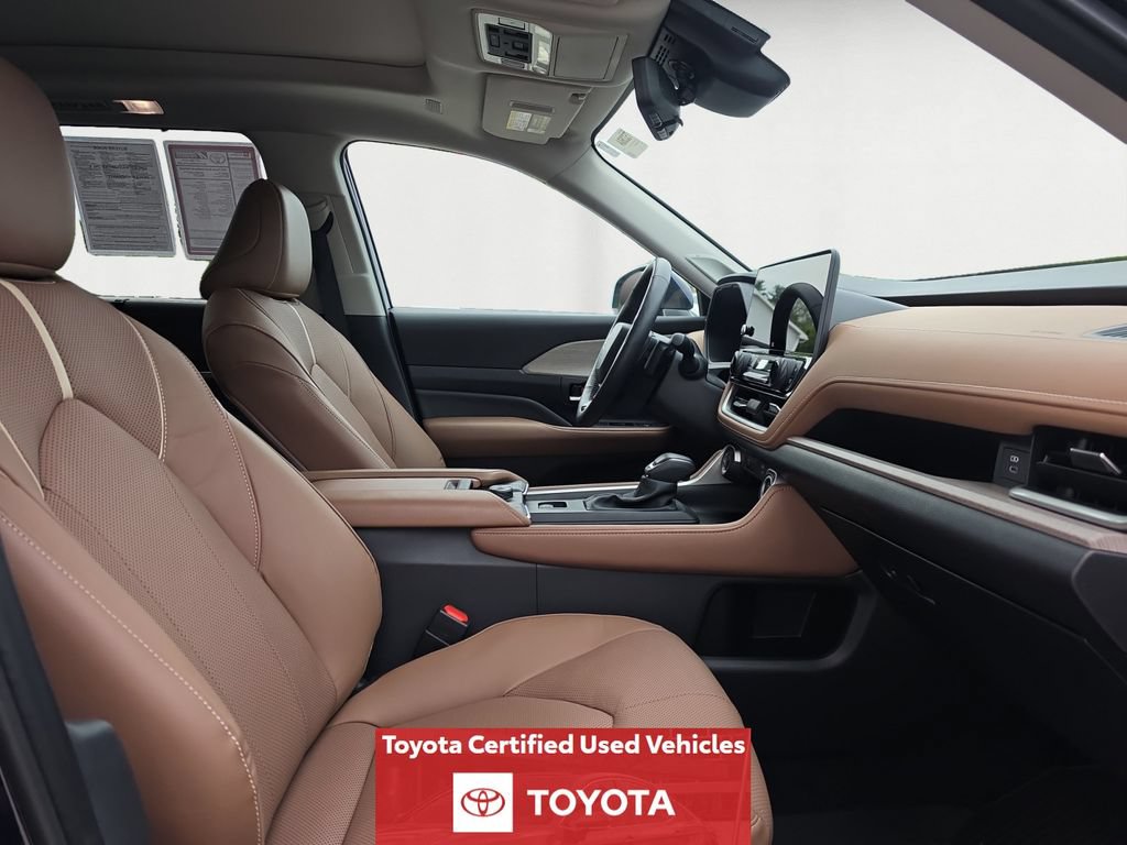 Certified 2025 Toyota Grand Highlander AWD image 17