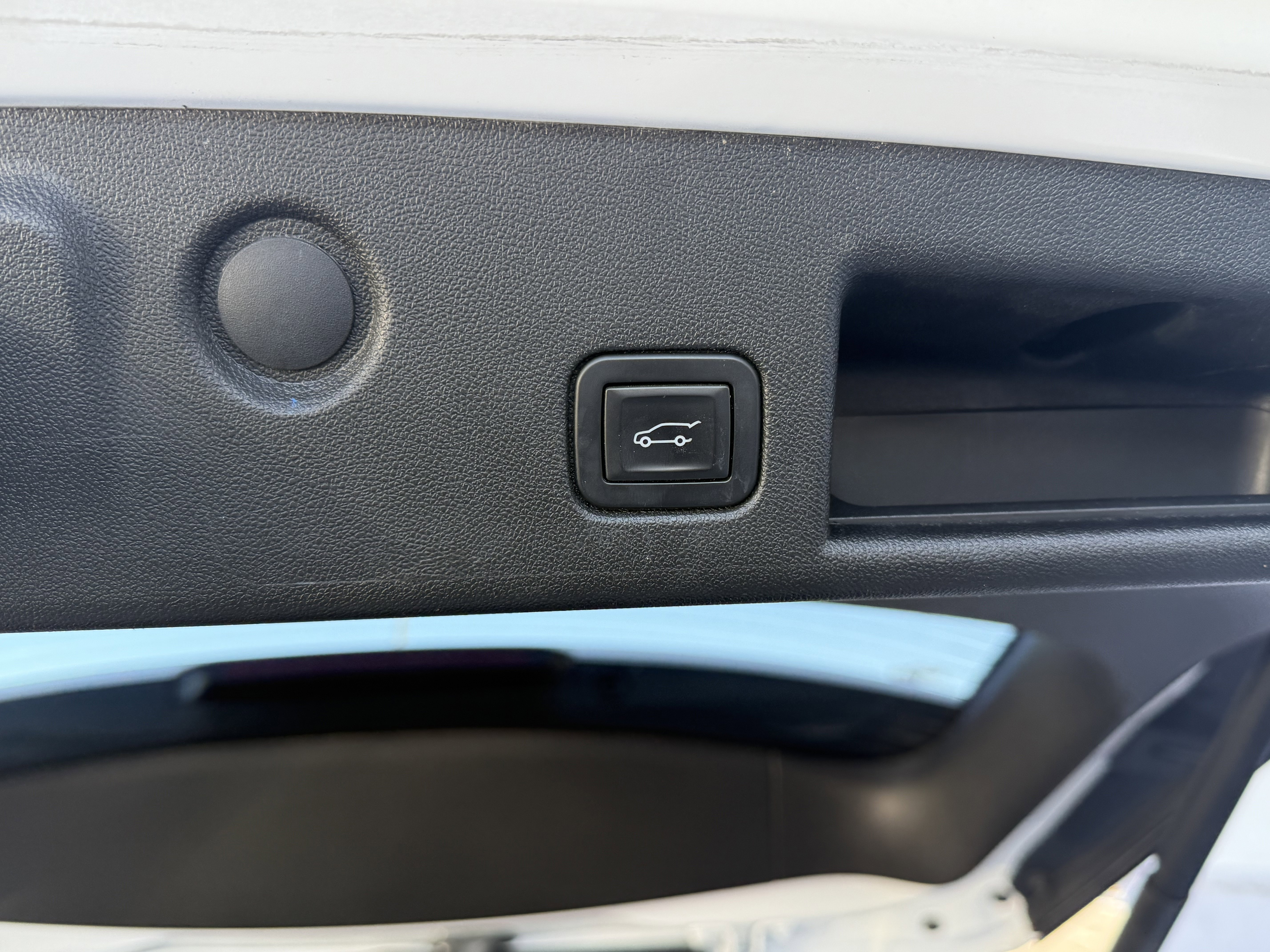 Used 2018 Chevrolet Equinox Premier image 9