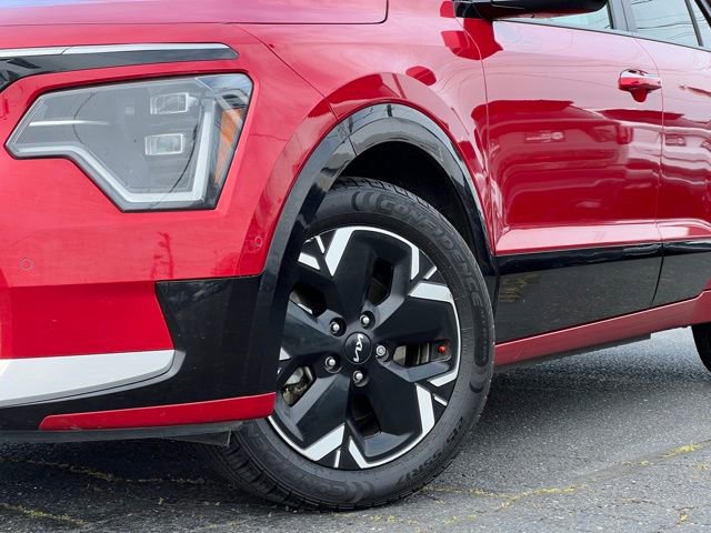 Certified 2023 Kia Niro Wave w/ Wave Preserve Package image 2