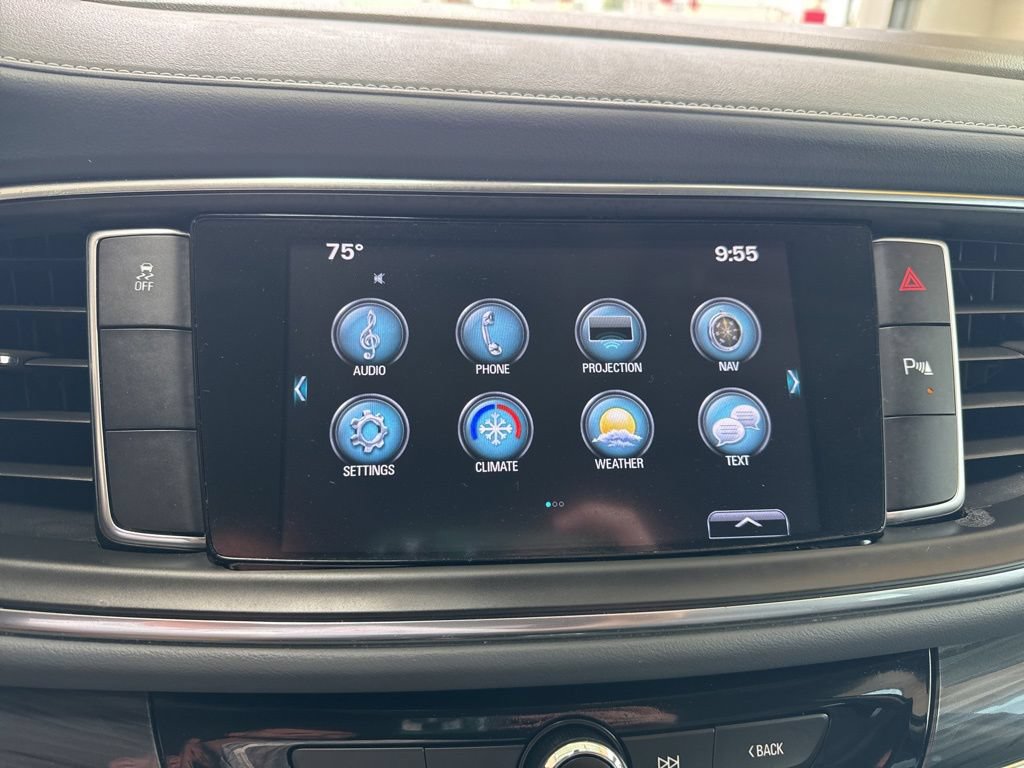 Used 2018 Buick Enclave Essence FWD image 29