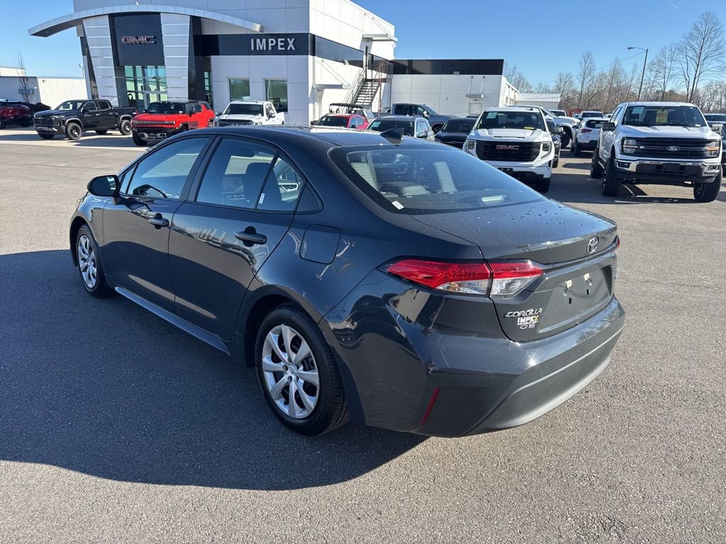 Used 2025 Toyota Corolla LE image 3