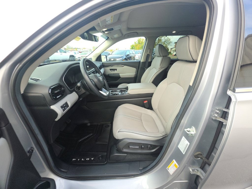 Certified 2025 Honda Pilot Elite image 14
