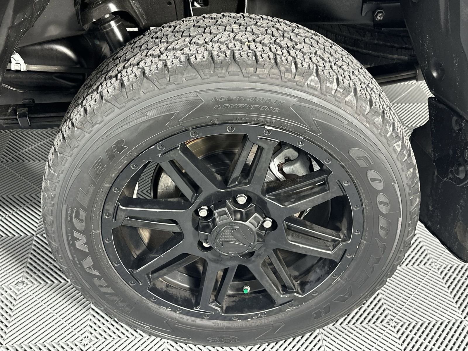 Used 2019 Toyota Tundra SR5 w/ SR5 Upgrade Package image 10