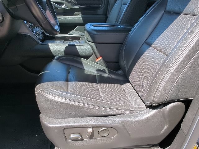 Used 2023 GMC Yukon XL Denali AWD/4WD image 12