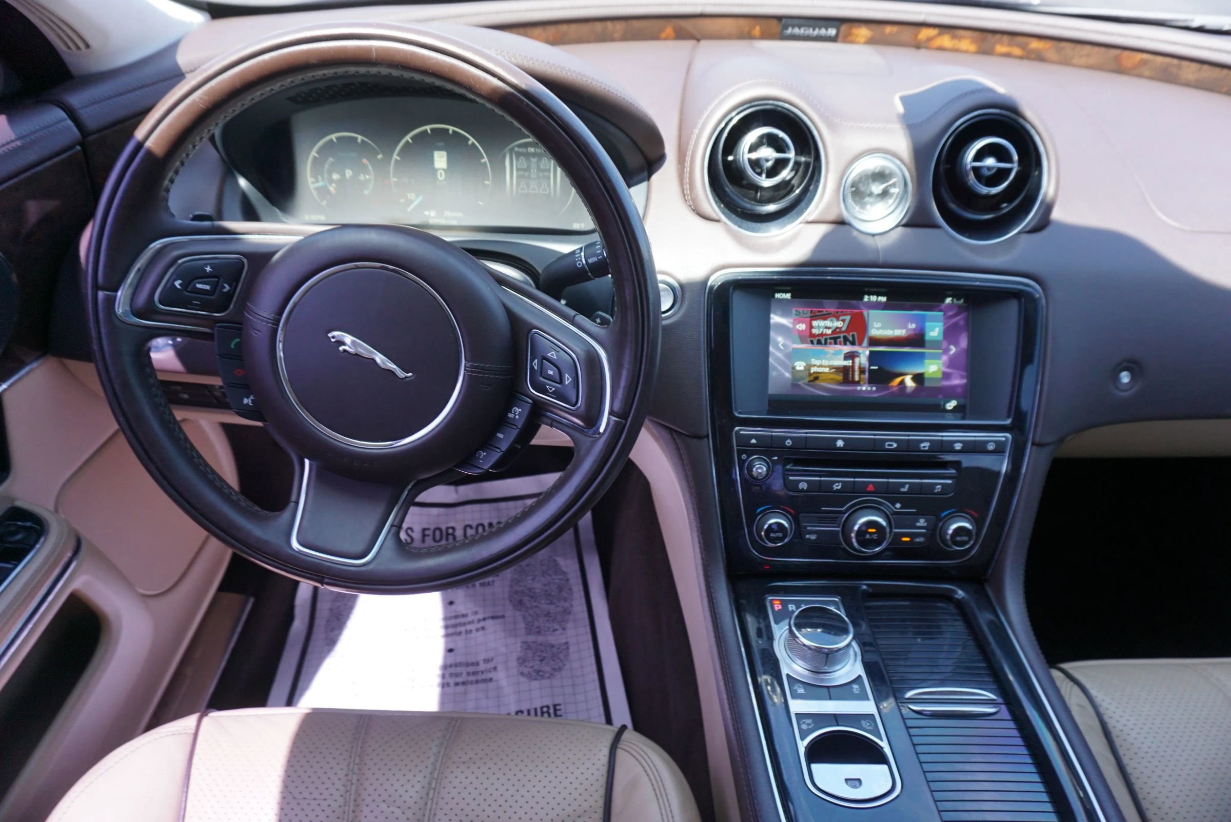 Used 2016 Jaguar XJ R-Sport RWD image 24